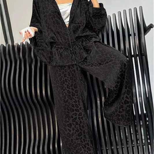 Dame combinaison décontractée avec motif léopard tendance et coupe ample Chic und Stil