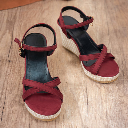 Wedge heel sandals for women with elegant crossover strap and comfortable insole Chic und Stil