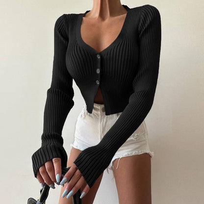 Cardigan en tricot pour femmes avec décolleté en V profond et fermeture à boutons Chic und Stil
