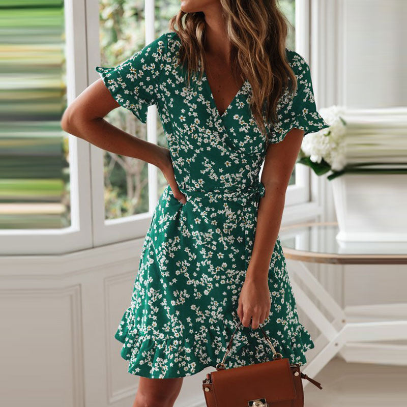 Dames Robe portefeuille à fleurs avec volants Chic und Stil