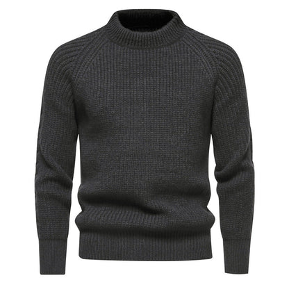 Men's chunky knit sweater with high collar and timeless design Chic und Stil