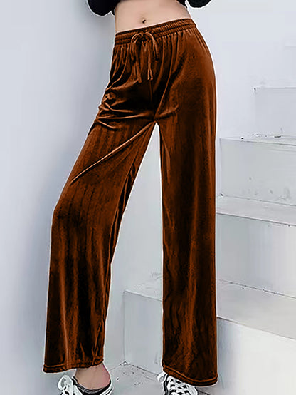 Soft and casual lounge pants in velvet for ladies Chic und Stil