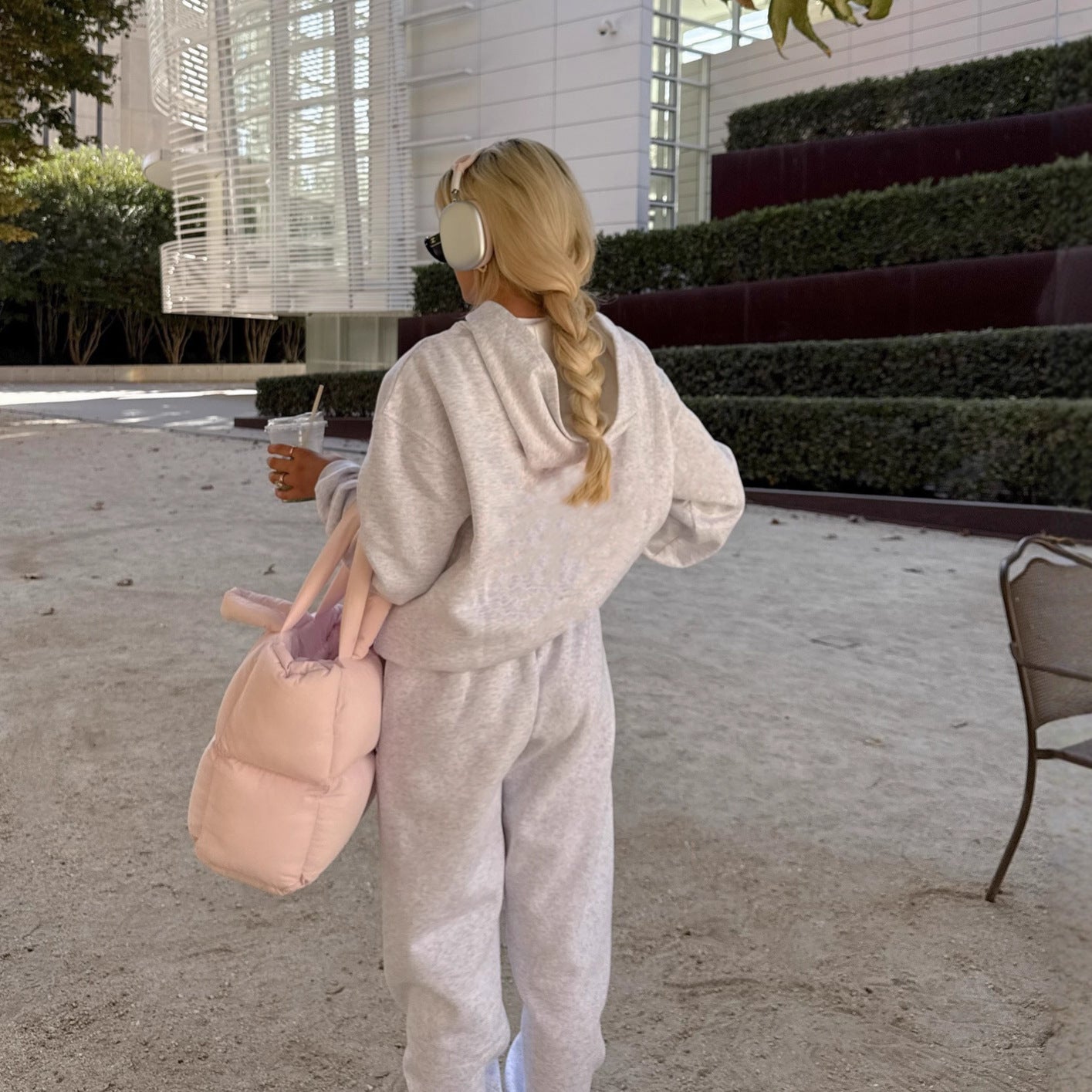 Women oversized casual hoodie with kangaroo pocket and chic tracksuit pants set