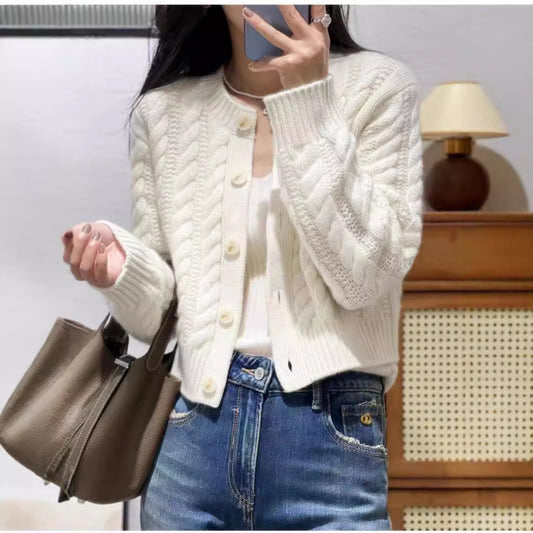 Dames gilet en tricot épais avec boutons décoratifs et motif en tresses spécial Chic und Stil