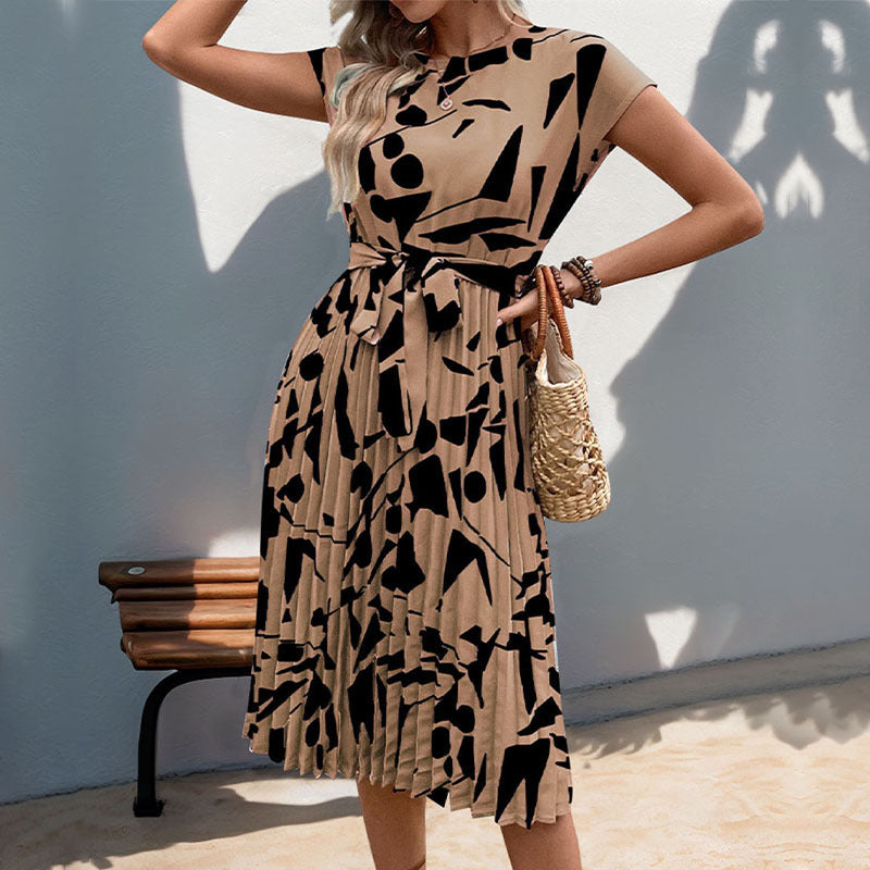 Robe A-ligne plissée pour dames avec impression abstraite et ceinture cintrée Chic und Stil