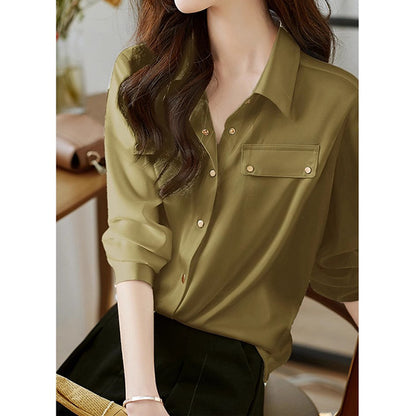 Blouse élégante à boutons pour femme avec accents dorés Chic und Stil