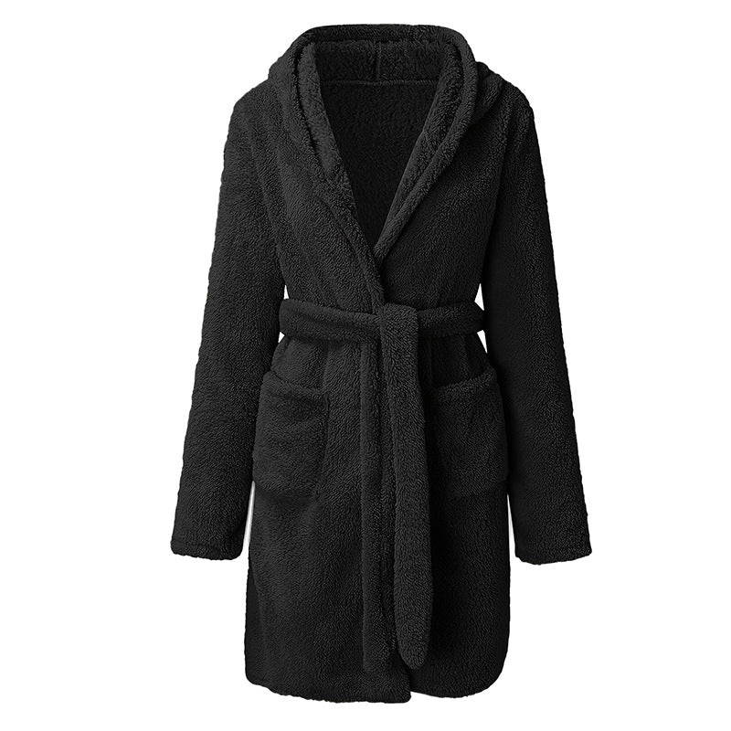 Robe de bain en polaire douillette pour femmes avec capuche et poches pratiques Chic und Stil