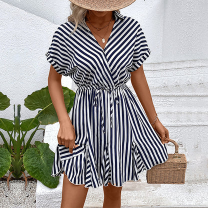 Robe portefeuille rayée pour femmes avec cinch à la taille ajustable Chic und Stil
