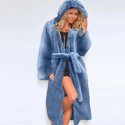 Dame à carreaux avec capuche et ceinture Chic und Stil