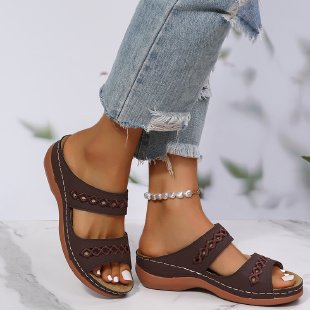 Sandales confortables pour femmes avec sangles réglables et semelle ergonomique Chic und Stil