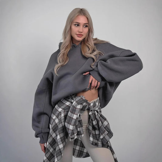 Pull à capuche oversized pour femmes avec une coupe ample et des poches pratiques Chic und Stil