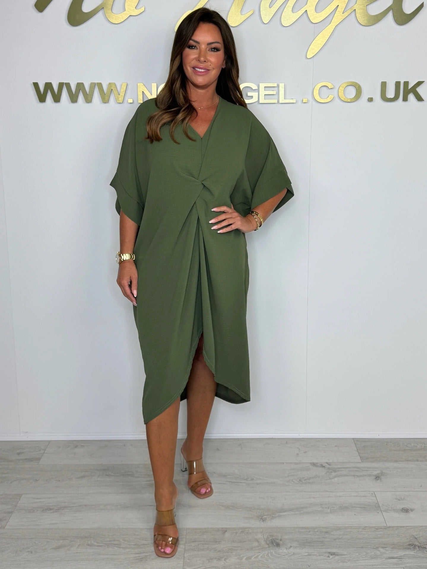 Robe kaftan pour femmes avec design enveloppant moderne Chic und Stil