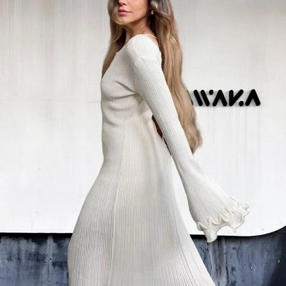 Dames Robe Maxi Élégante avec un Design en Rib Raffiné et des Manches Frangées Chic und Stil