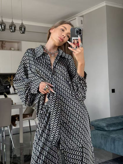 Chemisier à manches longues pour femmes avec imprimé graphique moderne et col montant élégant Chic und Stil