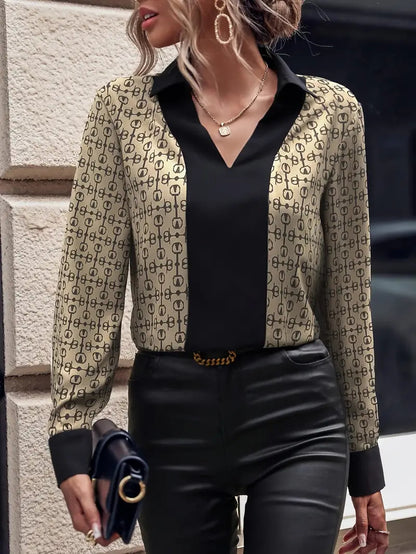 Blouse pour femmes avec un mélange de motifs moderne et un élégant décolleté en V Chic und Stil