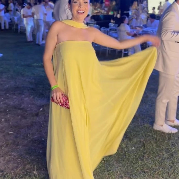 Robe maxi pour femmes avec un col halter innovant et une coupe fluide Chic und Stil
