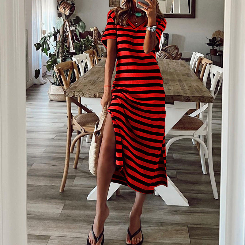 Robe maxi pour femmes avec une fente latérale profonde et un motif à rayures tendance Chic und Stil
