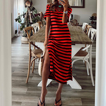 Robe maxi pour femmes avec une fente latérale profonde et un motif à rayures tendance Chic und Stil
