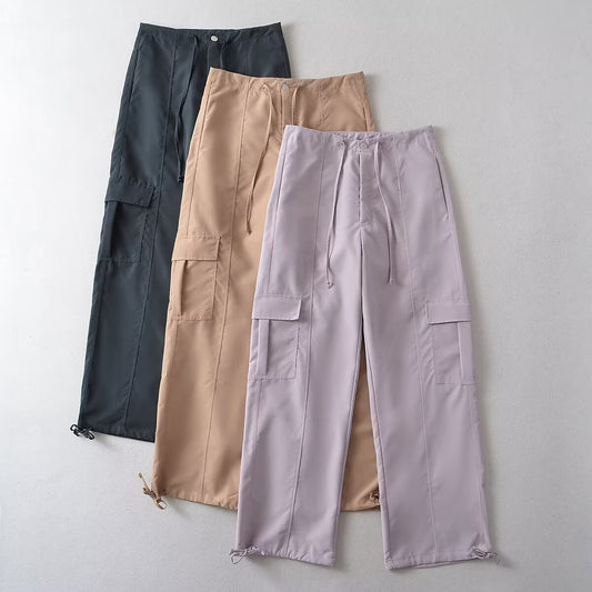 Comfortable cargo pants for women with adjustable waist and functional pockets Chic and Style