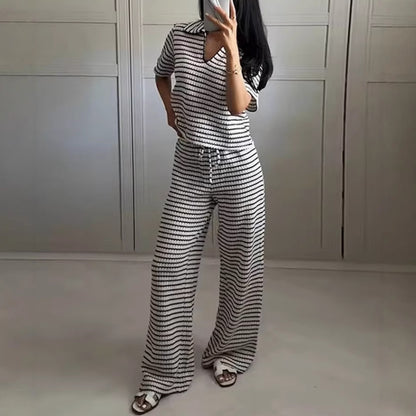 Plaid wide-leg pants for women with elastic waistband and side pockets Chic and Style
