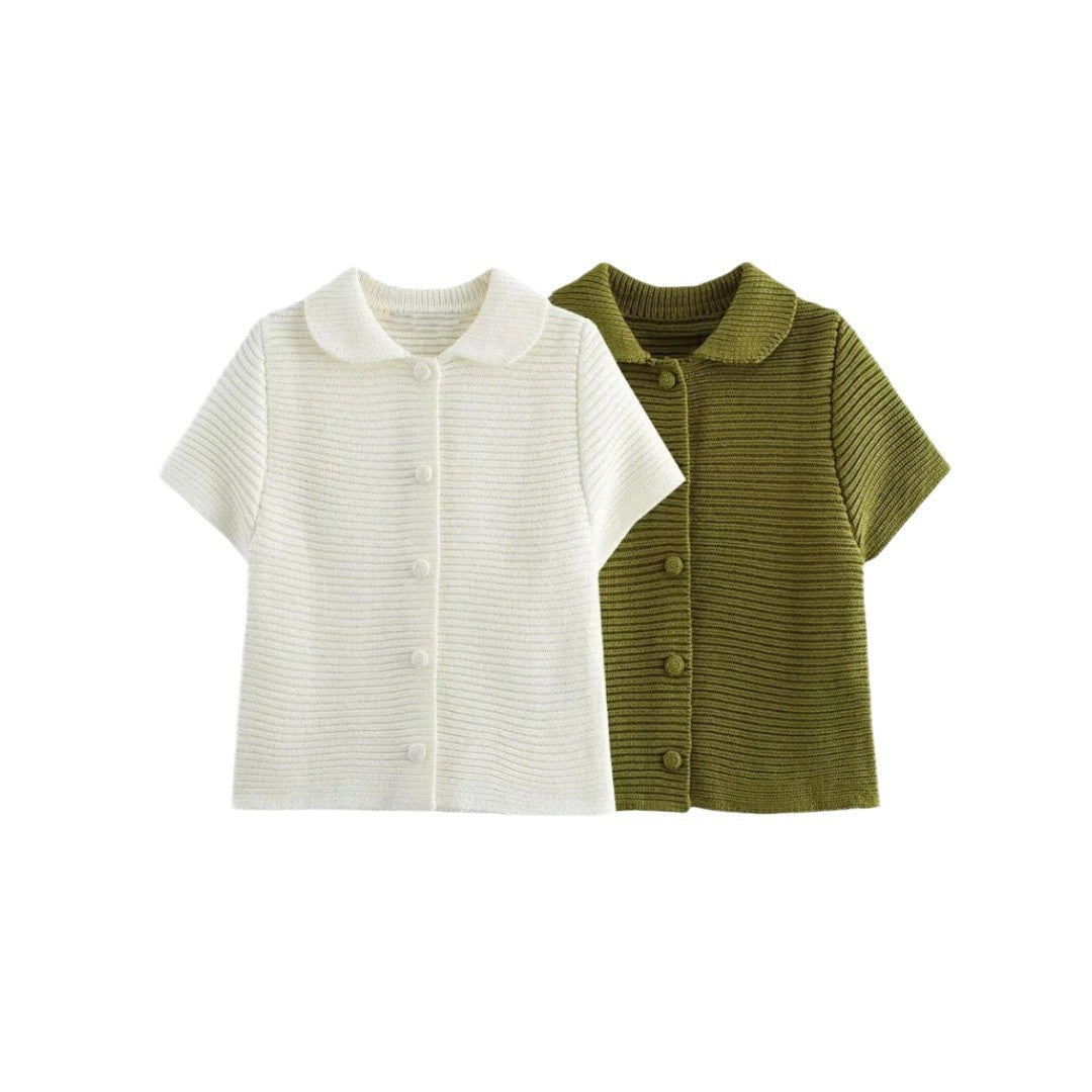 Pour femmes haut à manches courtes avec détails de boutons et ensemble de shorts assorti Chic und Stil