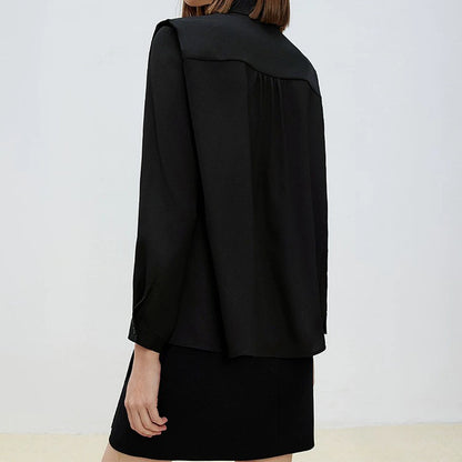 Chemise classique boutonnée pour femmes avec détails de plis subtils Chic und Stil