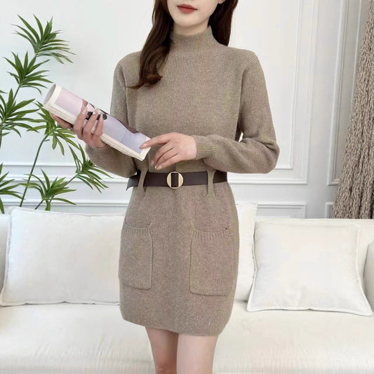 Robe en tricot pour femmes avec un col montant et des poches pratiques Chic und Stil