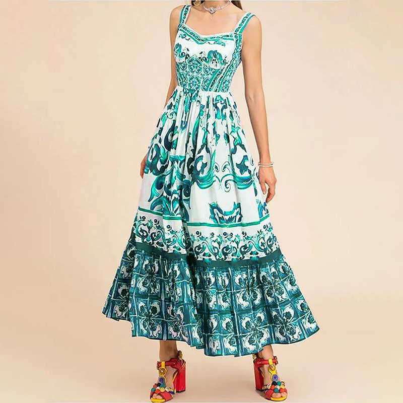 Robe maxi élégante pour dames avec un design de volants ludique et des motifs luxuriants Chic und Stil