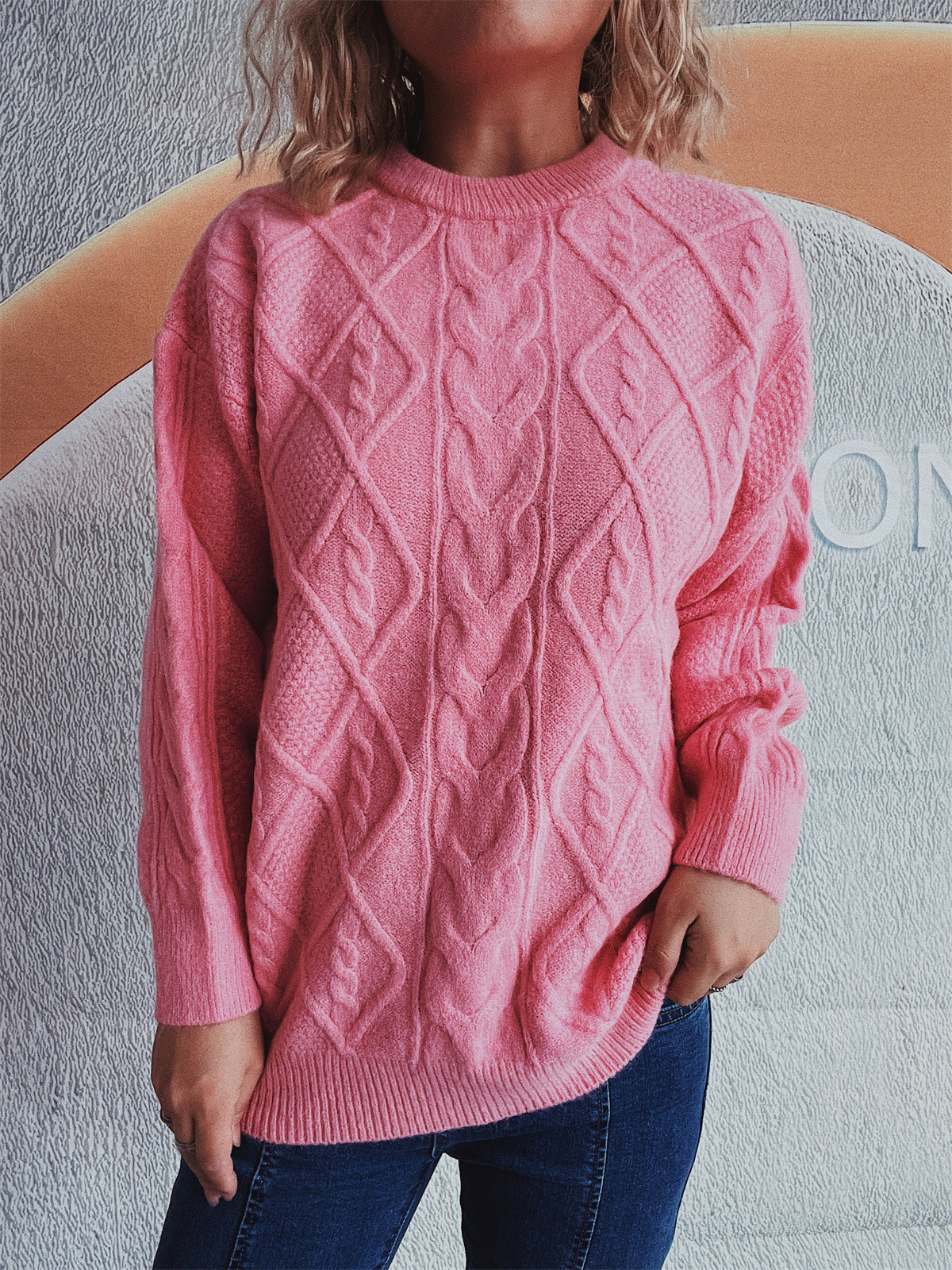 Pull en gros tricot pour femmes avec un élégant design en torsades et une coupe décontractée Chic und Stil