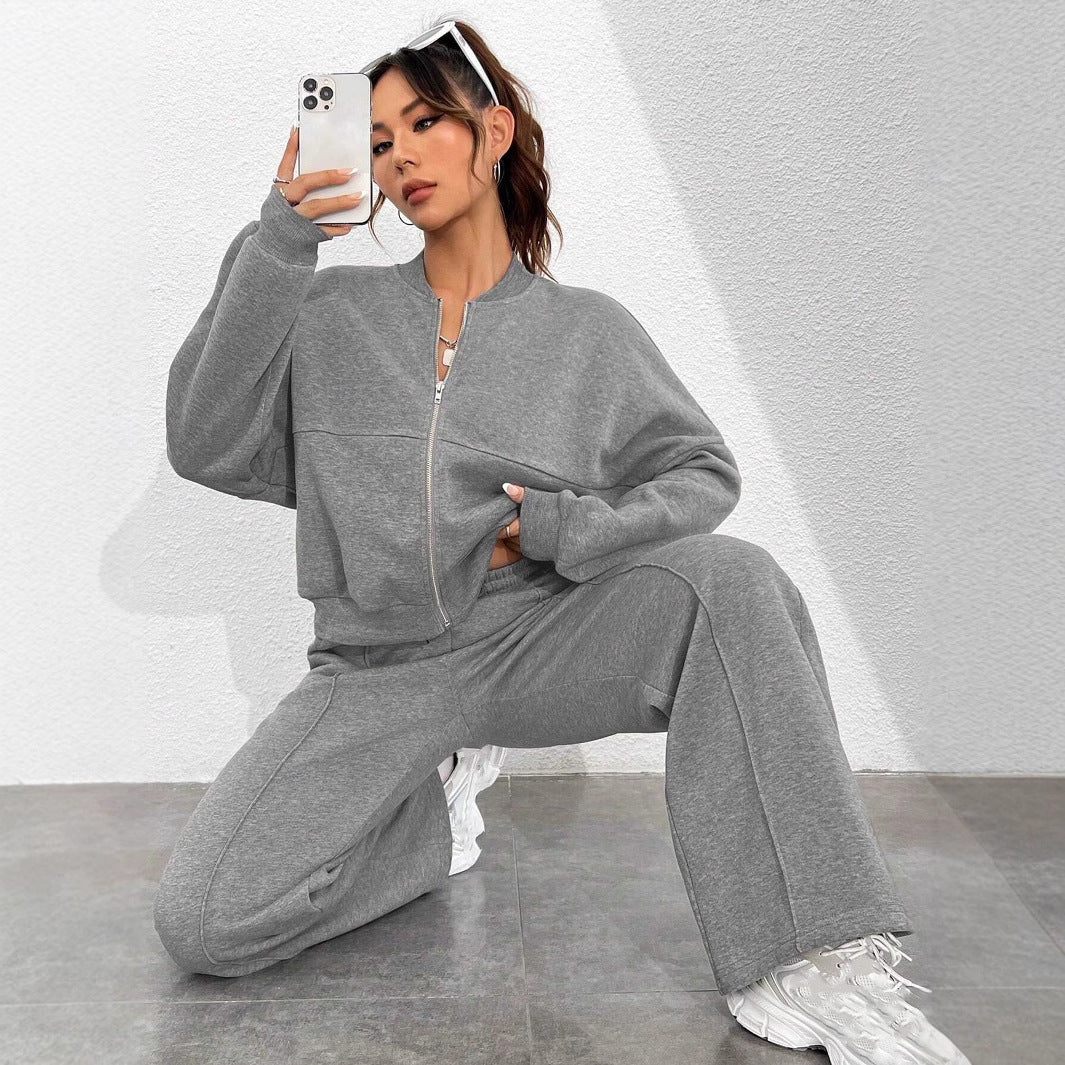 Ladies zip-up sporty hoodie with loose jogging pants Chic and Style