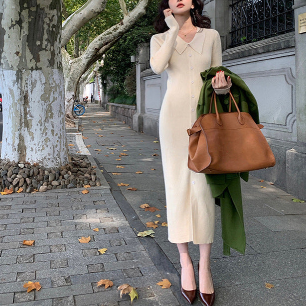 Robe maxi tricot pour femmes avec fermeture à boutons et col à la mode Chic und Stil