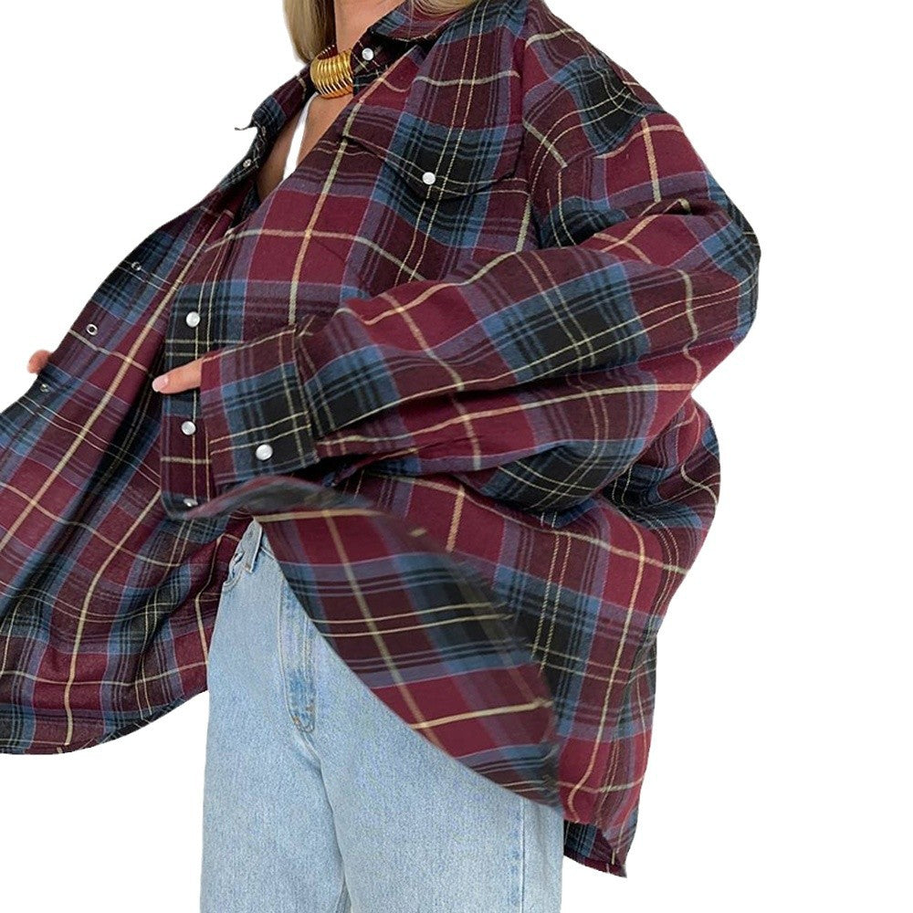 Chemise carrée surdimensionnée pour femmes avec coupe drapée et détails à pression Chic und Stil