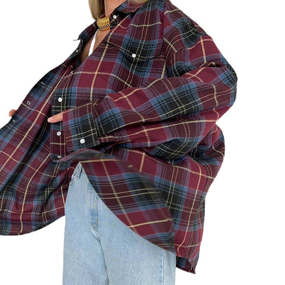 Chemise carrée surdimensionnée pour femmes avec coupe drapée et détails à pression Chic und Stil