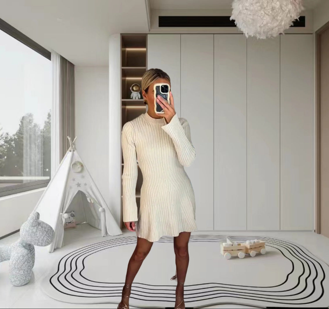 Robe en tricot pour femmes avec un design structuré et une coupe haute Chic und Stil