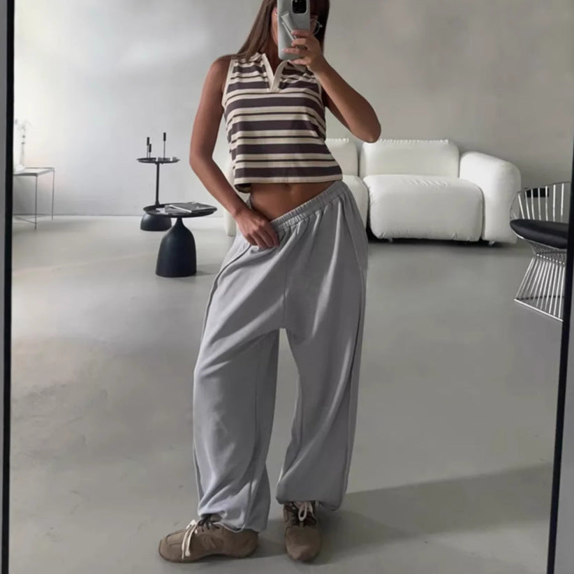 Casual pants for women with a loose fit and elastic waistband Chic and Style