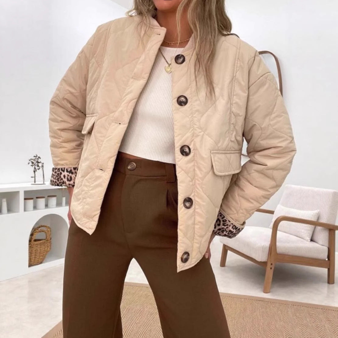 Dames doudoune avec détail en motif léopard Chic und Stil