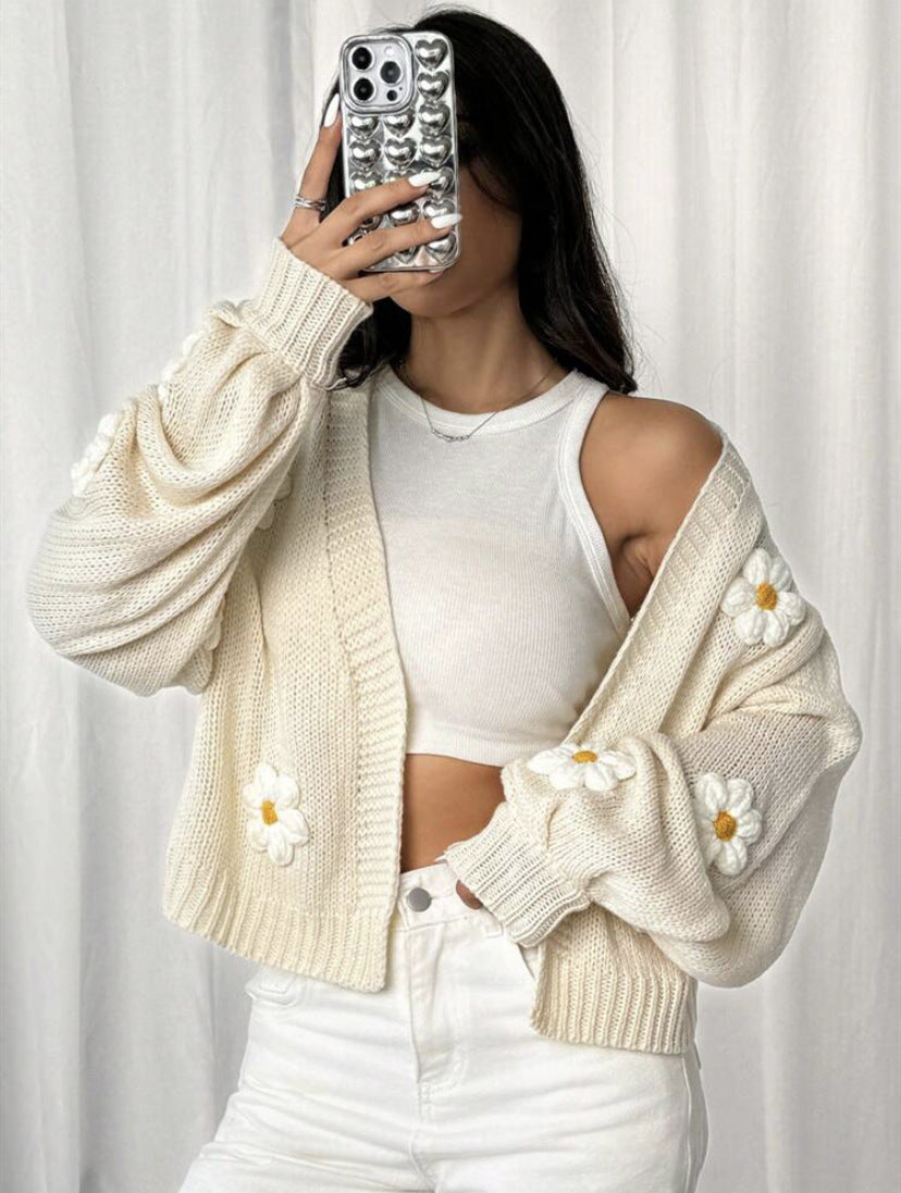 Cardigan court en tricot pour femmes avec un motif floral fantaisiste Chic und Stil