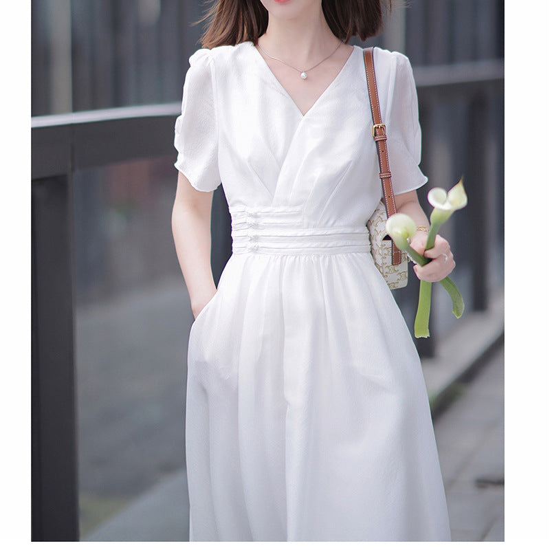 Robe enveloppante élégante pour femmes avec détail plissé Chic und Stil