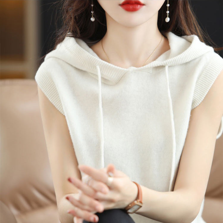 Pull à capuche pour femmes avec design sans manches et élégant décolleté en V Chic und Stil