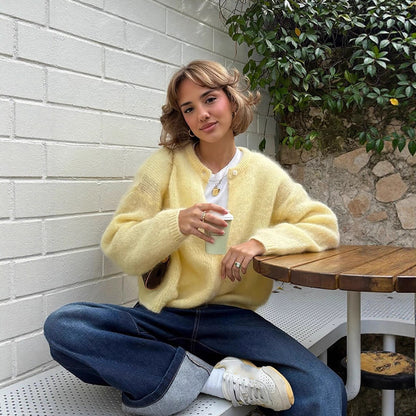 Dames cardigan en tricot doux avec de grandes manches bouffantes Chic und Stil