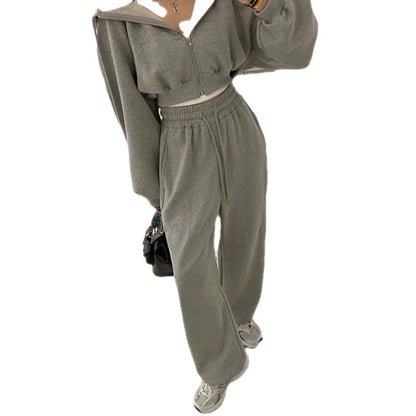 Women's sporty sweatshirt set and wide jogger pants Chic und Stil