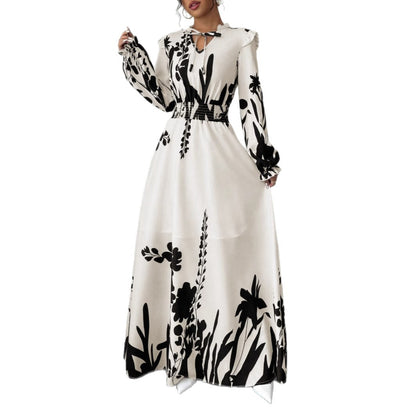Robe maxi femme avec une coupe flatteuse et des détails floraux Chic und Stil