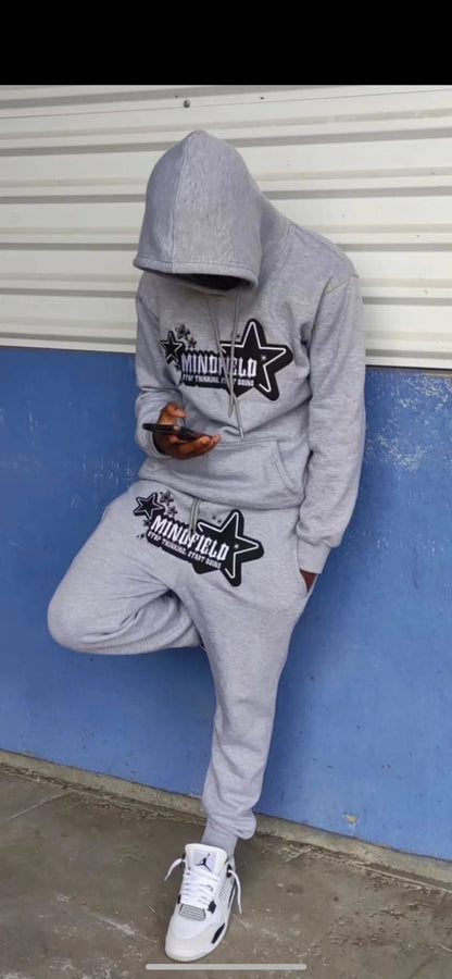 Chic and Style women's sporty sweatshirt and jogger pants set