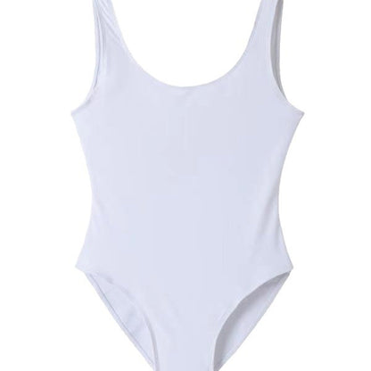 Maillot de bain pour femmes avec une coupe haute et un style élégant Chic und Stil