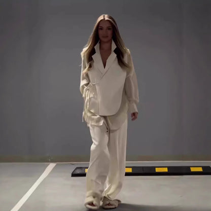 Dames Ensemble élégant et moderne composé d'une veste blazer cintrée et d'un pantalon large Chic und Stil