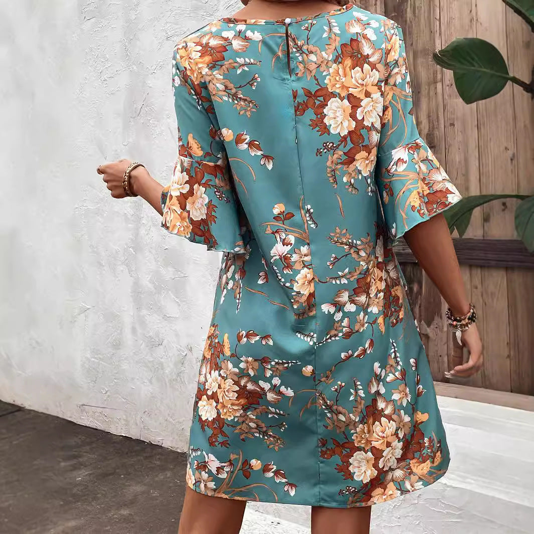 Robe d'été femme à fleurs avec des manches volantées élégantes et un col rond Chic und Stil