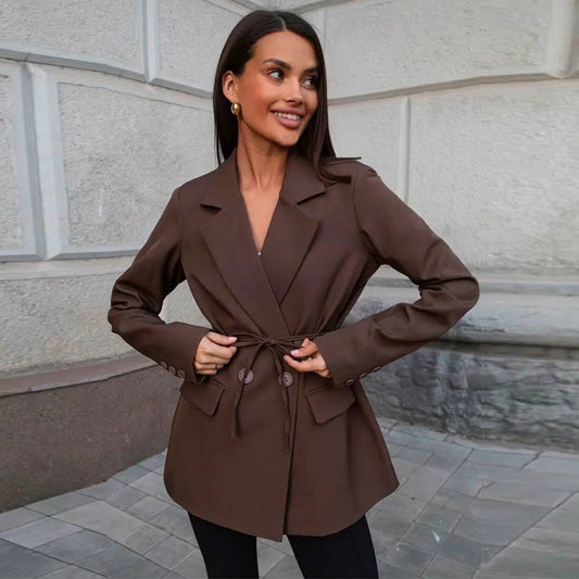 Blazer féminin à la mode avec ceinture ajustable Chic und Stil