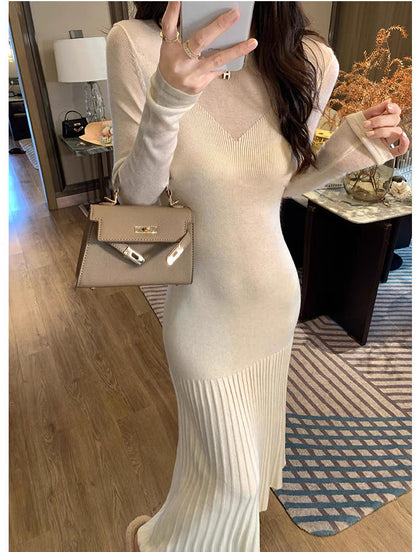 Robe maxi en tricot pour femmes avec un fin design côtelé et des accents de manches modernes Chic und Stil