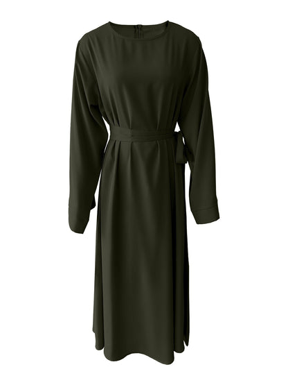 Robe midi pour femmes avec une ceinture de taille élégante et des manches longues Chic und Stil