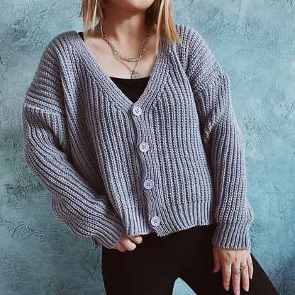 Dames pull-over tricot moelleux avec des détails de bouton modernes et une coupe ample Chic und Stil